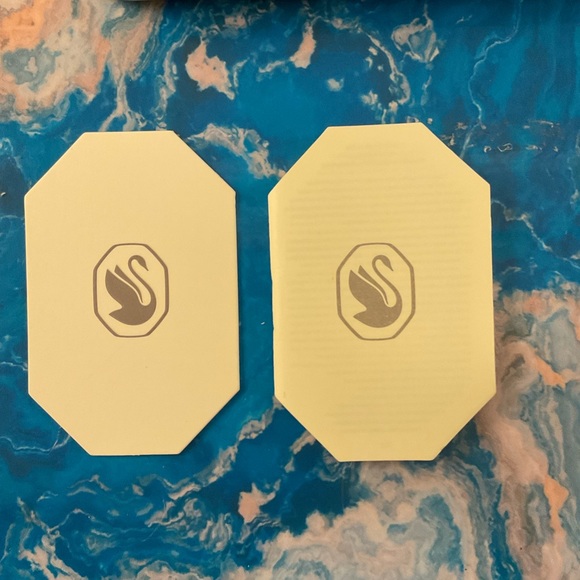 💎 Swarovski beautiful NWT authentic sunglasses w/ case & cards - Picture 13 of 13